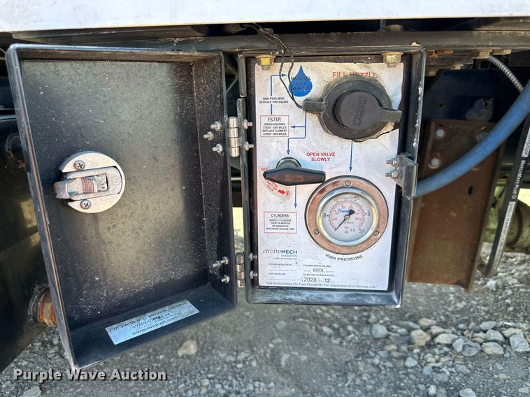 image for item MW9352 2009 International WorkStar 7300  utility / service truck