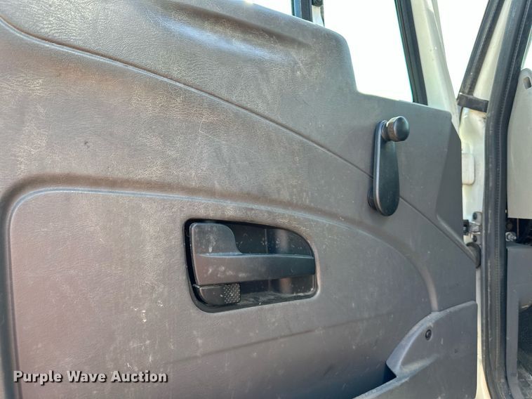 image for item MW9352 2009 International WorkStar 7300  utility / service truck