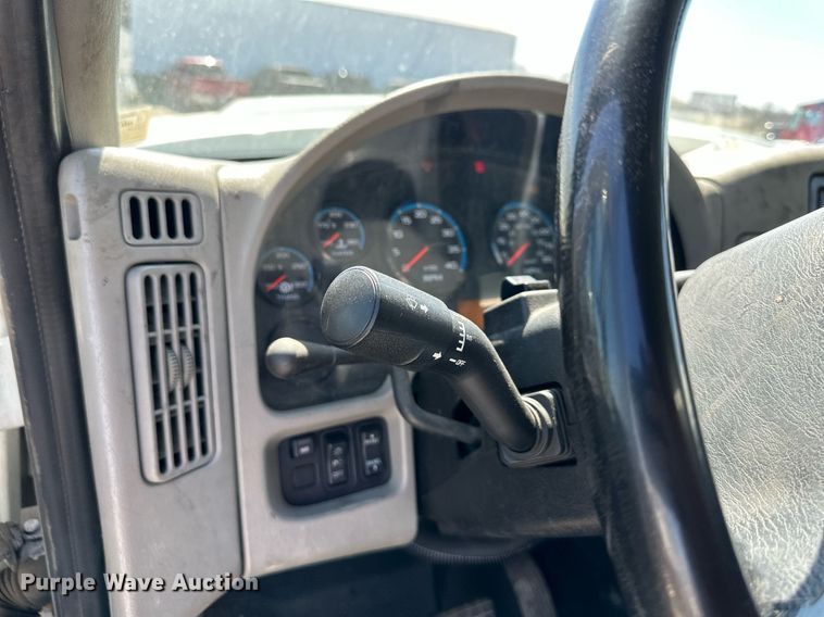 image for item MW9352 2009 International WorkStar 7300  utility / service truck