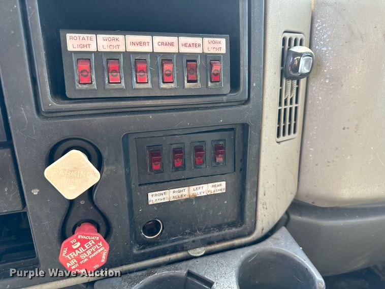 image for item MW9352 2009 International WorkStar 7300  utility / service truck