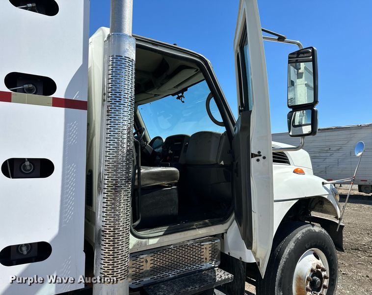 image for item MW9352 2009 International WorkStar 7300  utility / service truck