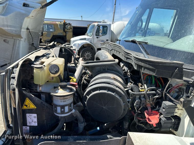 image for item MW9352 2009 International WorkStar 7300  utility / service truck