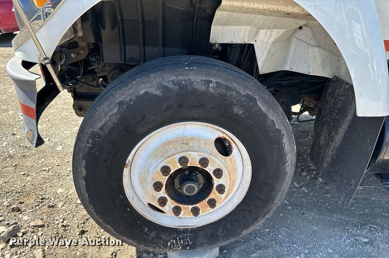 image for item MW9352 2009 International WorkStar 7300  utility / service truck