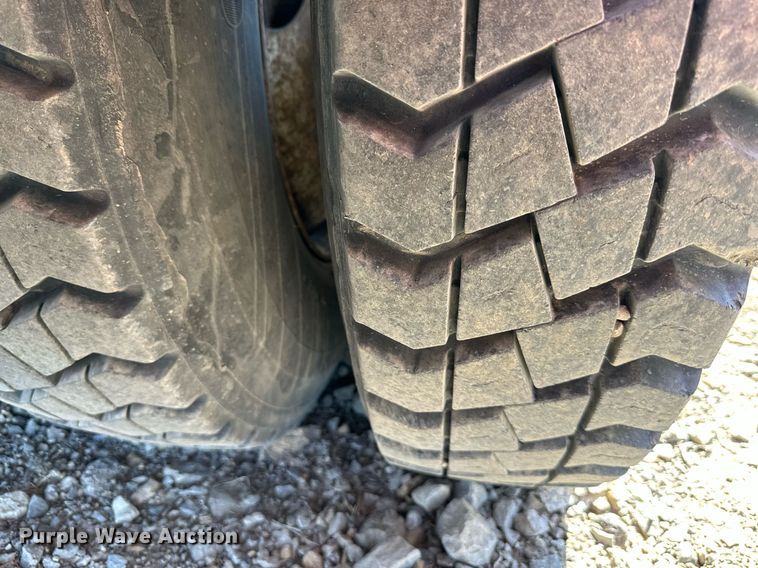 image for item MW9352 2009 International WorkStar 7300  utility / service truck