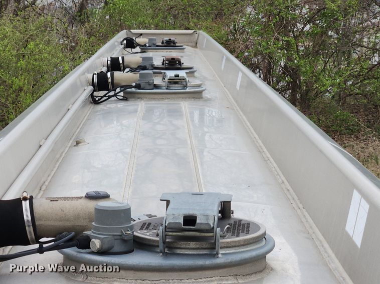 image for item MW9614 2003 Beall Bast-95-4SB  tank trailer