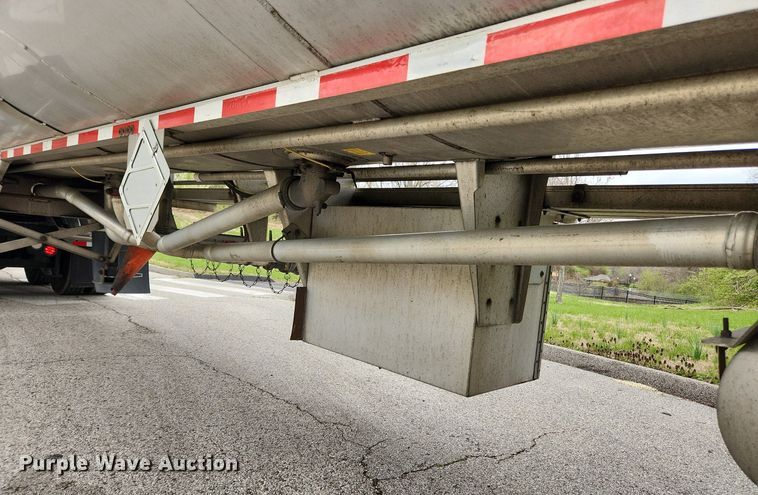 image for item MW9614 2003 Beall Bast-95-4SB  tank trailer