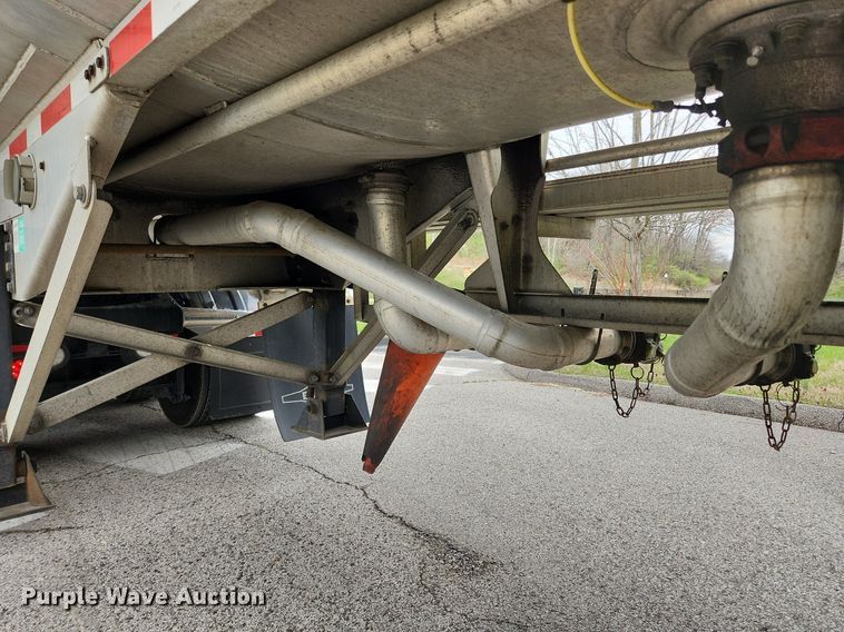 image for item MW9614 2003 Beall Bast-95-4SB  tank trailer