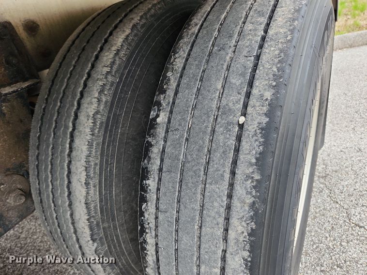 image for item MW9614 2003 Beall Bast-95-4SB  tank trailer