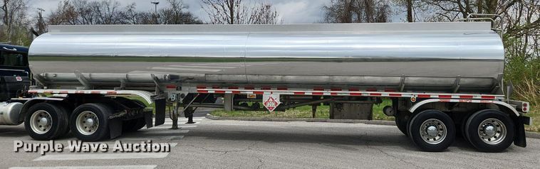 image for item MW9615 2007 LBT TAG-HA2-ESF9500X4DB  tank trailer