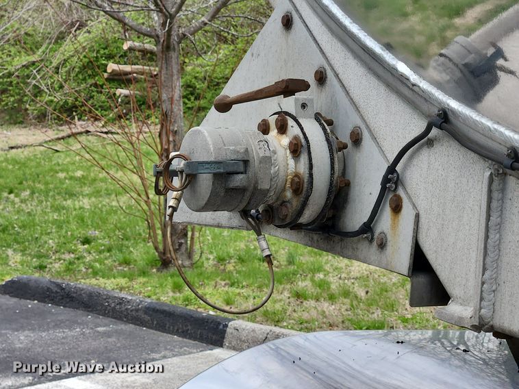 image for item MW9615 2007 LBT TAG-HA2-ESF9500X4DB  tank trailer