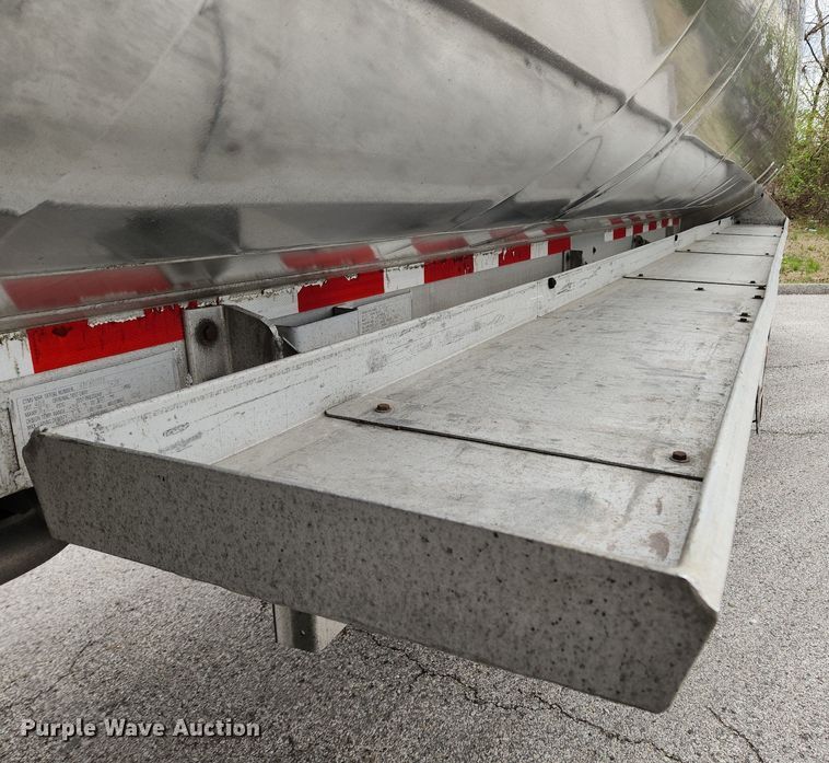 image for item MW9615 2007 LBT TAG-HA2-ESF9500X4DB  tank trailer