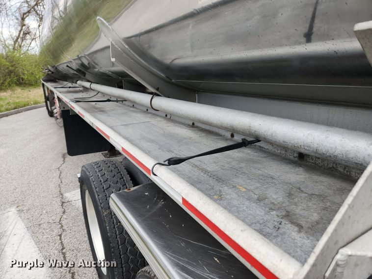 image for item MW9615 2007 LBT TAG-HA2-ESF9500X4DB  tank trailer