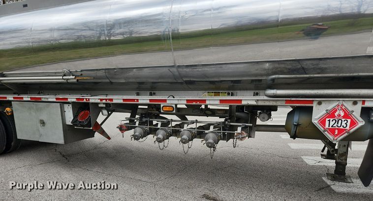 image for item MW9615 2007 LBT TAG-HA2-ESF9500X4DB  tank trailer