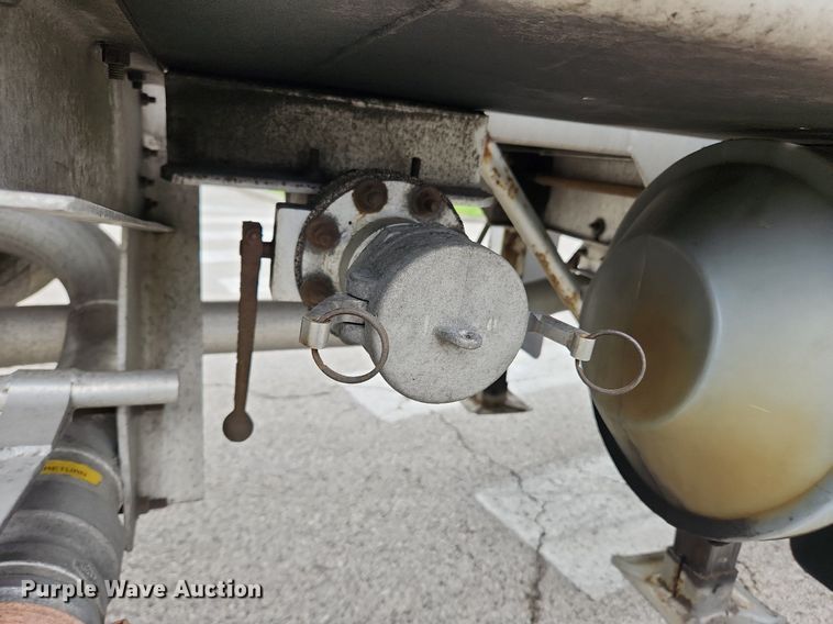 image for item MW9615 2007 LBT TAG-HA2-ESF9500X4DB  tank trailer