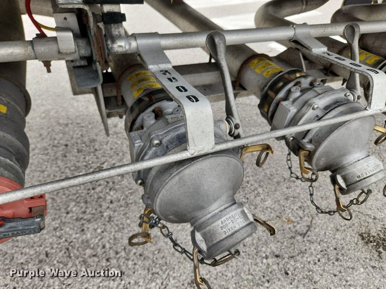 image for item MW9615 2007 LBT TAG-HA2-ESF9500X4DB  tank trailer