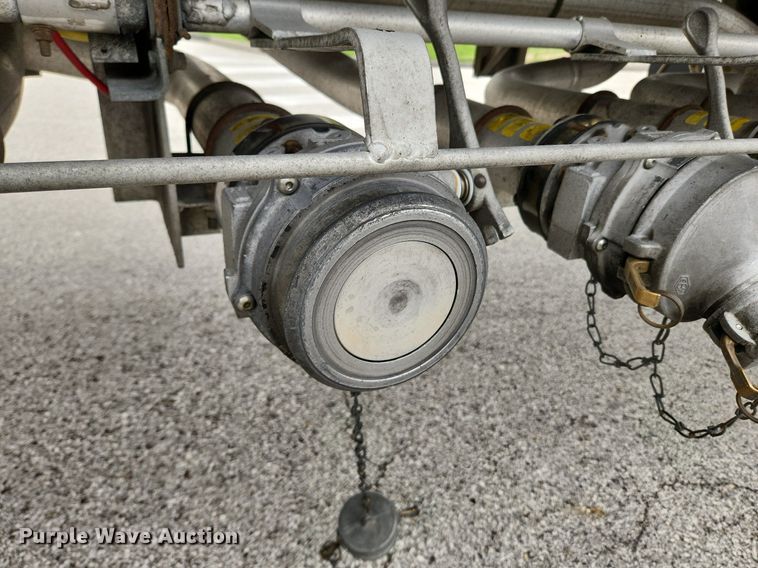 image for item MW9615 2007 LBT TAG-HA2-ESF9500X4DB  tank trailer