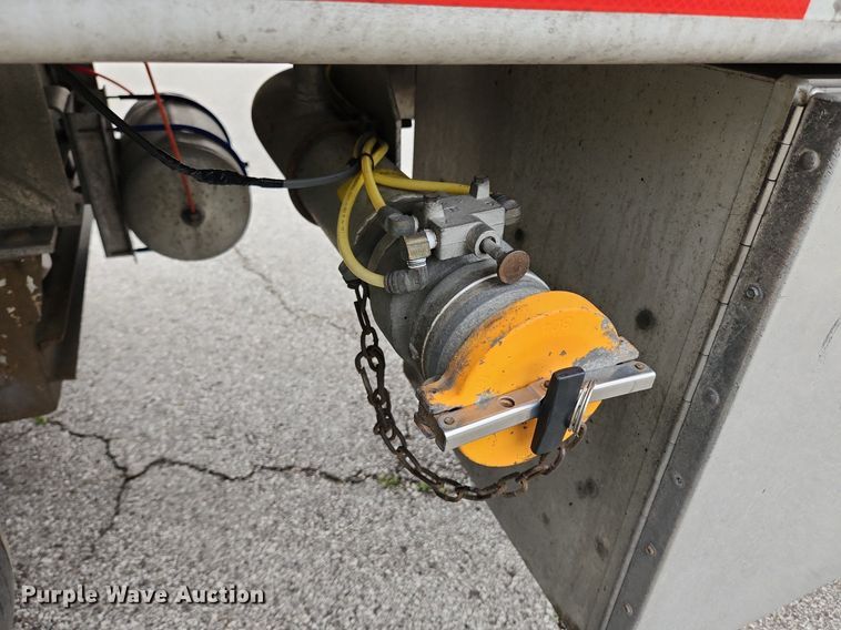 image for item MW9615 2007 LBT TAG-HA2-ESF9500X4DB  tank trailer