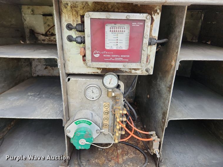 image for item MW9615 2007 LBT TAG-HA2-ESF9500X4DB  tank trailer