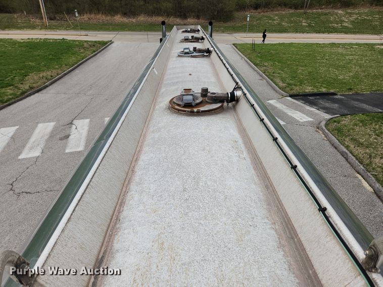 image for item MW9615 2007 LBT TAG-HA2-ESF9500X4DB  tank trailer