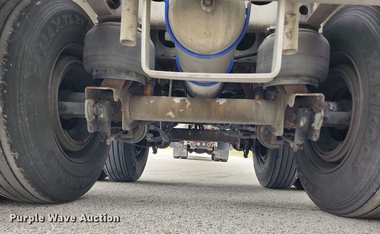 image for item MW9615 2007 LBT TAG-HA2-ESF9500X4DB  tank trailer