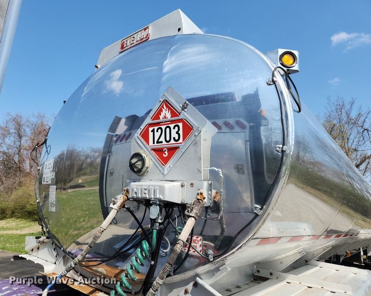 image for item MW9617 1991 Heil  tank trailer