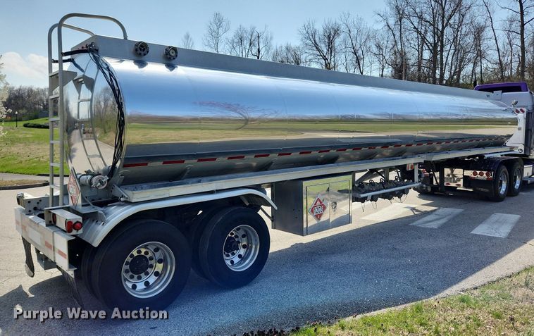 image for item MW9617 1991 Heil  tank trailer