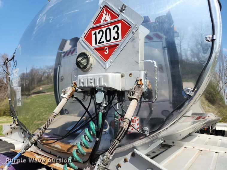 image for item MW9617 1991 Heil  tank trailer