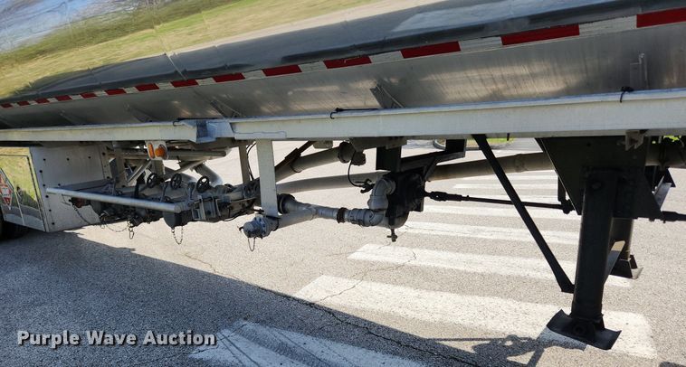 image for item MW9617 1991 Heil  tank trailer