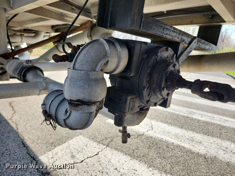 image for item MW9617 1991 Heil  tank trailer