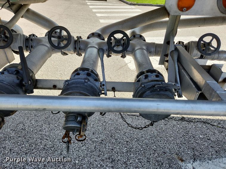 image for item MW9617 1991 Heil  tank trailer