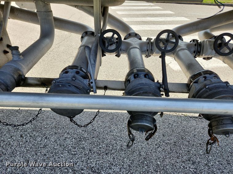 image for item MW9617 1991 Heil  tank trailer