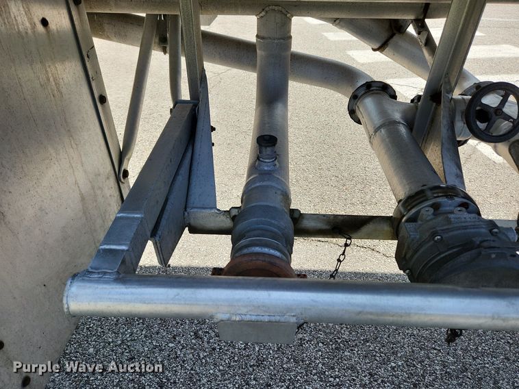 image for item MW9617 1991 Heil  tank trailer