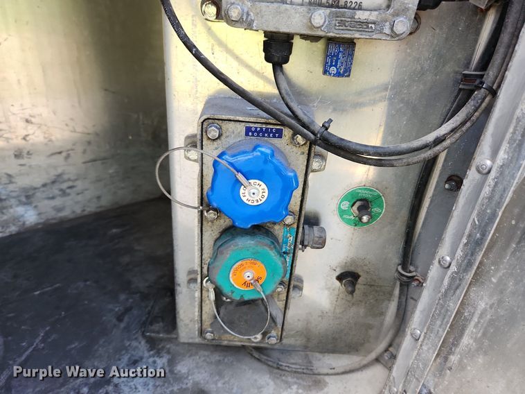 image for item MW9617 1991 Heil  tank trailer