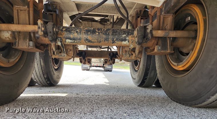 image for item MW9617 1991 Heil  tank trailer