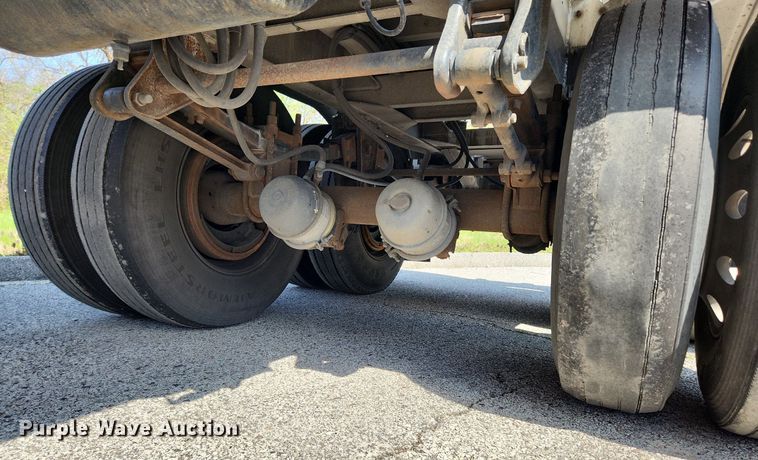 image for item MW9617 1991 Heil  tank trailer