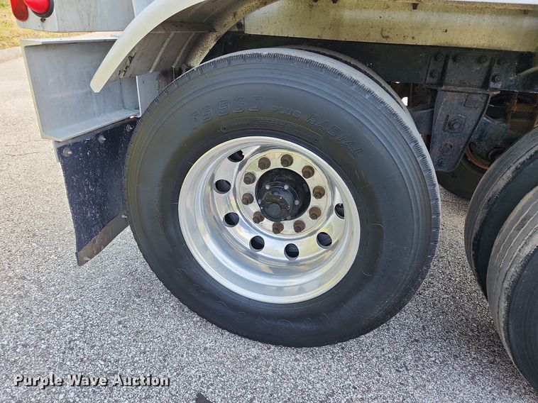 image for item MW9617 1991 Heil  tank trailer