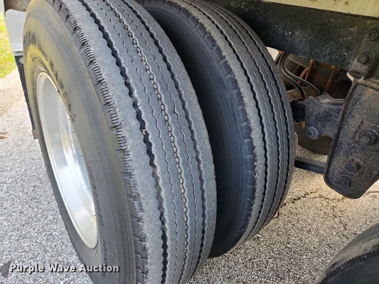 image for item MW9617 1991 Heil  tank trailer