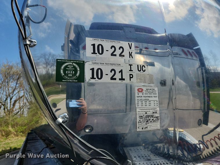 image for item MW9617 1991 Heil  tank trailer