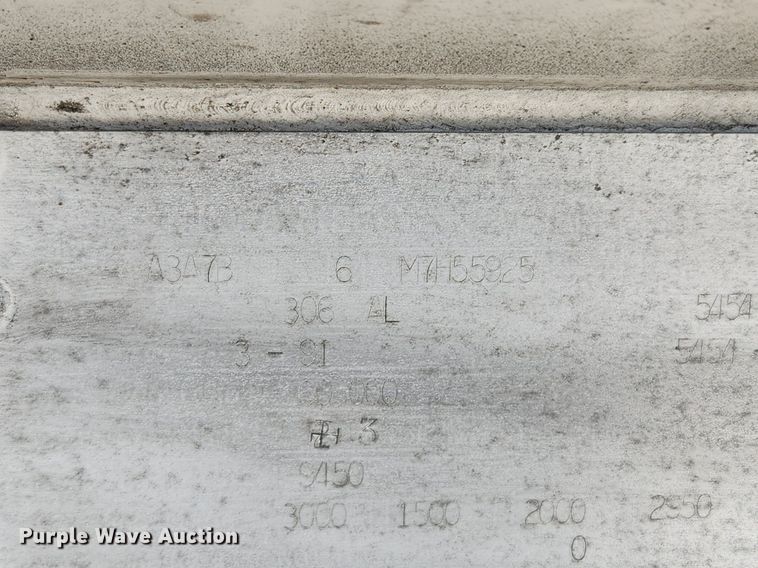 image for item MW9617 1991 Heil  tank trailer