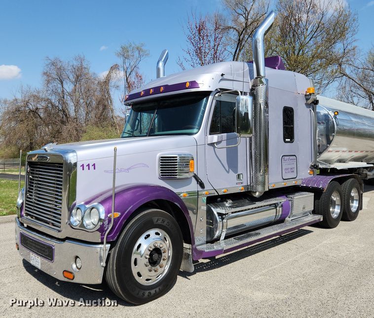image for item MW9618 2007 Freightliner Coronado  semi truck