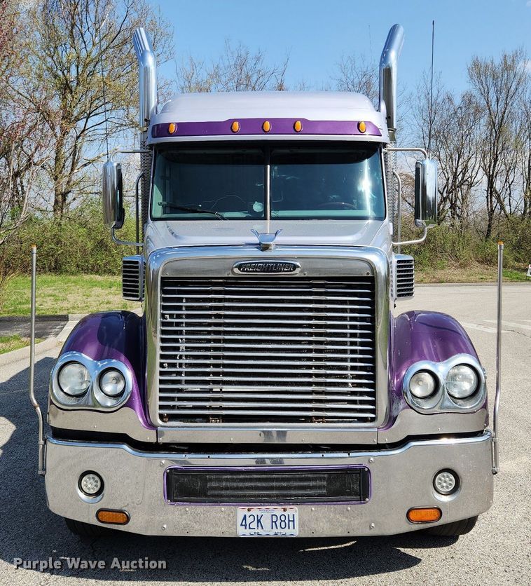 image for item MW9618 2007 Freightliner Coronado  semi truck