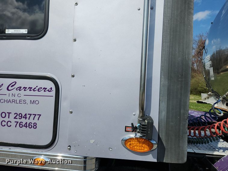 image for item MW9618 2007 Freightliner Coronado  semi truck