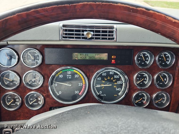 image for item MW9618 2007 Freightliner Coronado  semi truck