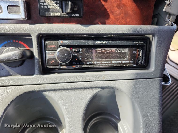 image for item MW9618 2007 Freightliner Coronado  semi truck