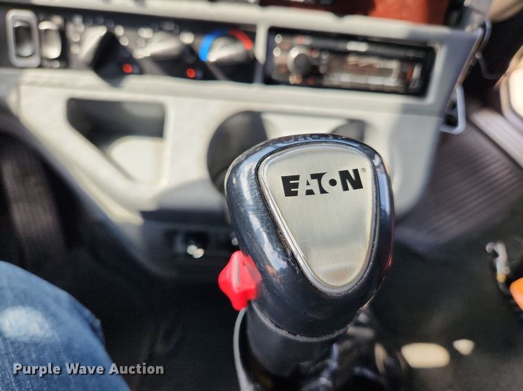 image for item MW9618 2007 Freightliner Coronado  semi truck