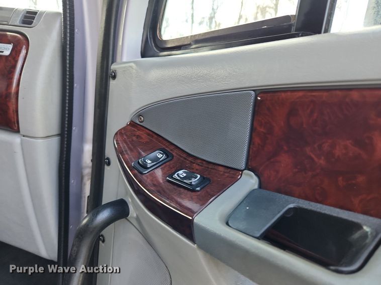 image for item MW9618 2007 Freightliner Coronado  semi truck