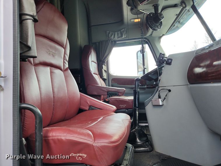 image for item MW9618 2007 Freightliner Coronado  semi truck