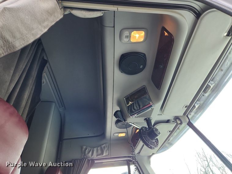 image for item MW9618 2007 Freightliner Coronado  semi truck