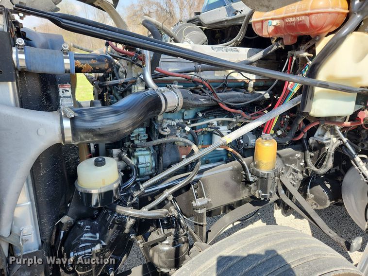 image for item MW9618 2007 Freightliner Coronado  semi truck