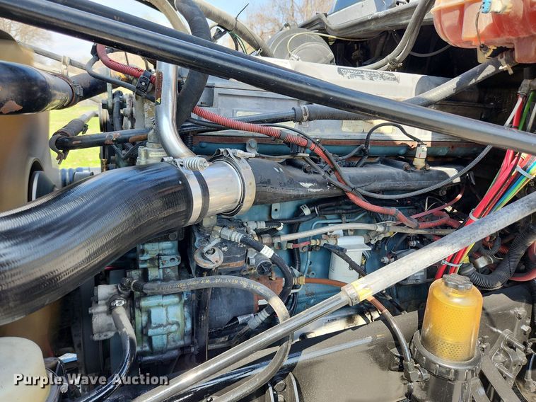 image for item MW9618 2007 Freightliner Coronado  semi truck